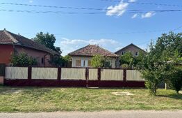 Teren 1192 mp cu livadă matură + casă + utilități | Lipia, Gruiu
