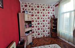 Apartament 4 camere, foarte spatios, zona foarte buna! 