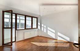 apartament 3 camere, ultracentral, 73 mp, balcon imens