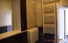 Casa,Demisol +Parter, curte comuna,zona linistita