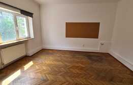 Apartament de 6 camere, ultracentral, foarte spatios