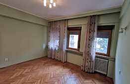 Apartament spatios cu 3 camere pe Calea Victoriei