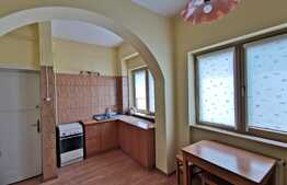 Apartament spatios cu 3 camere pe Calea Victoriei