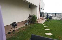 Apartament de 2 camere cu curte, 60 mp utili, zona Voluntari.