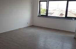 Apartament de 3 camere, spatios, bloc nou, finisaje moderne, loc parcare