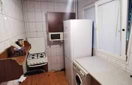 Studio renovat recent aproape de Plaza România