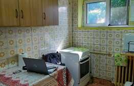 Apartament de 3 camere, decomandat, Giurgiului