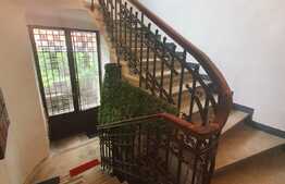 Exclusivitate! Apartament renovat in vila, 6 camere, 170 mp, zona bdul Carol!