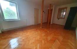 Exclusivitate! Apartament renovat in vila, 6 camere, 170 mp, zona bdul Carol!