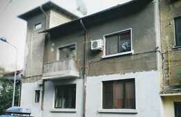 Investite! Apartament plus doua garsoniere la casa, zona foarte buna