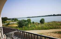 Vila de lux, 5 camere, pe marginea lacului Lebada!