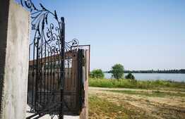 Vila de lux, 5 camere, pe marginea lacului Lebada!