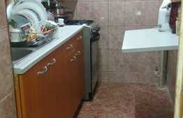 Apartament 2 camere, semidecomandat, etaj intermediar