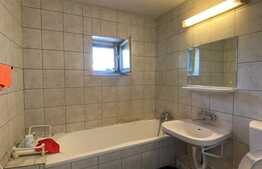 Apartament 3 camere, 74 mp, etaj intermediar, zona Decebal 