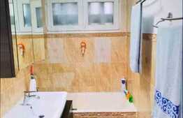 Apartament 4 camere, semidecomandat, zona linistita