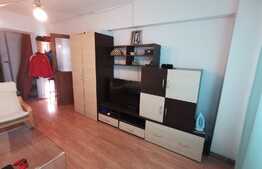Apartament de 2 camere semidecomandat și loc de parcare, zona Uverturii