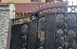 Vila de 500 mp utili, ideal investitie, in Colentina!