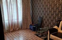 Apartament 3 camere, decomandat, zona 1 Decembrie