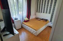 Apartament 3 camere, decomandat, zona 1 Decembrie
