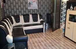 Apartament 3 camere, decomandat, zona 1 Decembrie