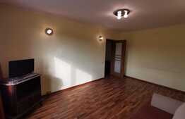 Apartament de 2 camere semidecomandat, zonă liniștită, Eroilor