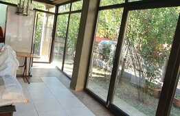 Casa 4 camere in Popesti - Leordeni, cu piscina incalzita si suprafata teren 560 mp