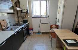 Apartament decomandat, 2 camere, curte comuna, zona Parcul Carol