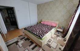Apartament decomandat, 2 camere, curte comuna, zona Parcul Carol