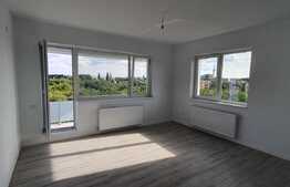 Apartament 2 camere, parcare, foarte spatios, vedere spre padure si lac!