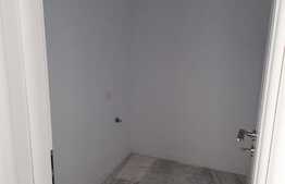 Apartament 2 camere, parcare, foarte spatios, vedere spre padure si lac!