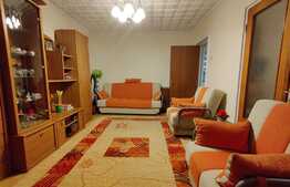 Apartament de 3 camere, 70 mp, decomandat, Valea Ialomitei