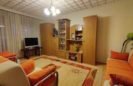 Apartament de 3 camere, 70 mp, decomandat, Valea Ialomitei