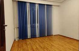 Apartament de 3 camere, zona Favorit, langa parcul Moghioros