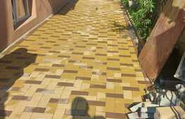 Apartament de 2 camere, 58 mp utili, curte de 50 mp, zona Gorjului