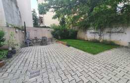 Proprietate deosebita, renovata total, curte proprie, Piata Romana 