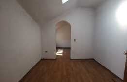 Apartament 5 camere in vila, 130 mp, în zona Eminescu