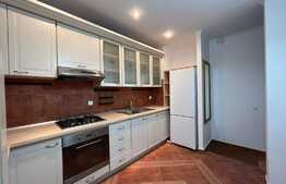 Apartament de 3 camere în vilă, 80 mp, zona Tineretului