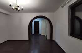 Apartament de 3 camere în vilă, 80 mp, zona Tineretului