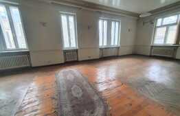 Vila deosebita, consolidata si renovata, 470 mp, curte 106 mp, Universitate-Batistei