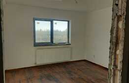 Casa cu gradina la pret de apartament, 3 camere, 109 mp, zona Joita