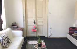 Apartament 2 camere in vila, foarte spatios, zona veche, Calea Mosilor!