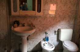 Apartament 2 camere in vila, foarte spatios, zona veche, Calea Mosilor!