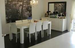 Vila frumos compartimentata de 300 mp utili in Otopeni, construita in 2010