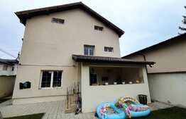 Vila frumos compartimentata de 300 mp utili in Otopeni, construita in 2010