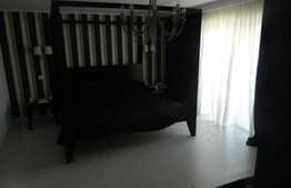 Vila frumos compartimentata de 300 mp utili in Otopeni, construita in 2010