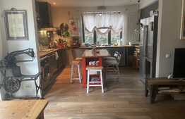 Apartament superb, 3 camere, 80 mp, curte 57 mp, Bucurestii Noi