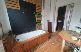 Apartament 3 camere în vilă, deosebit arhitectural, zona 1 Mai