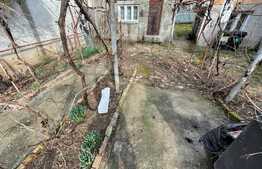 Casa cu teren de 220 mp, Baba Novac