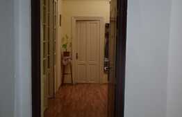 Apartament de 3 camere, parcare, zona Parcul Carol