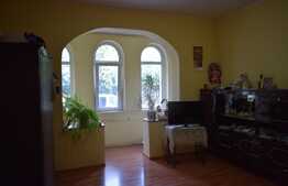 Apartament de 3 camere, parcare, zona Parcul Carol